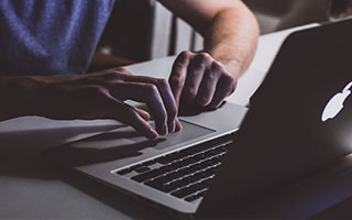 娱乐圈吃瓜王辰亦儒微博,辰亦儒微博爆料成“吃瓜王”，揭秘飞轮海往事与个人生活